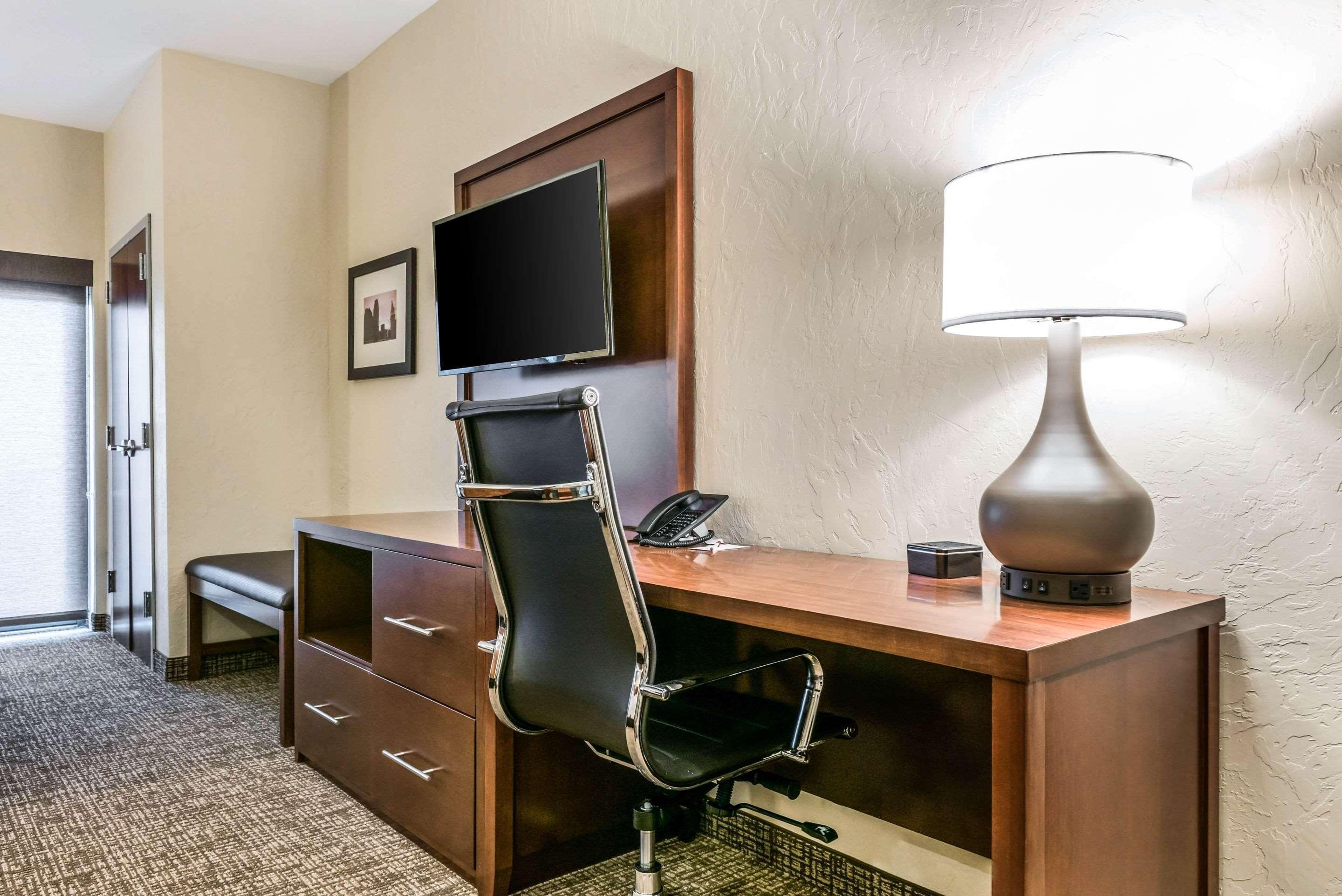 Comfort Suites Florence - Cincinnati South Exteriör bild