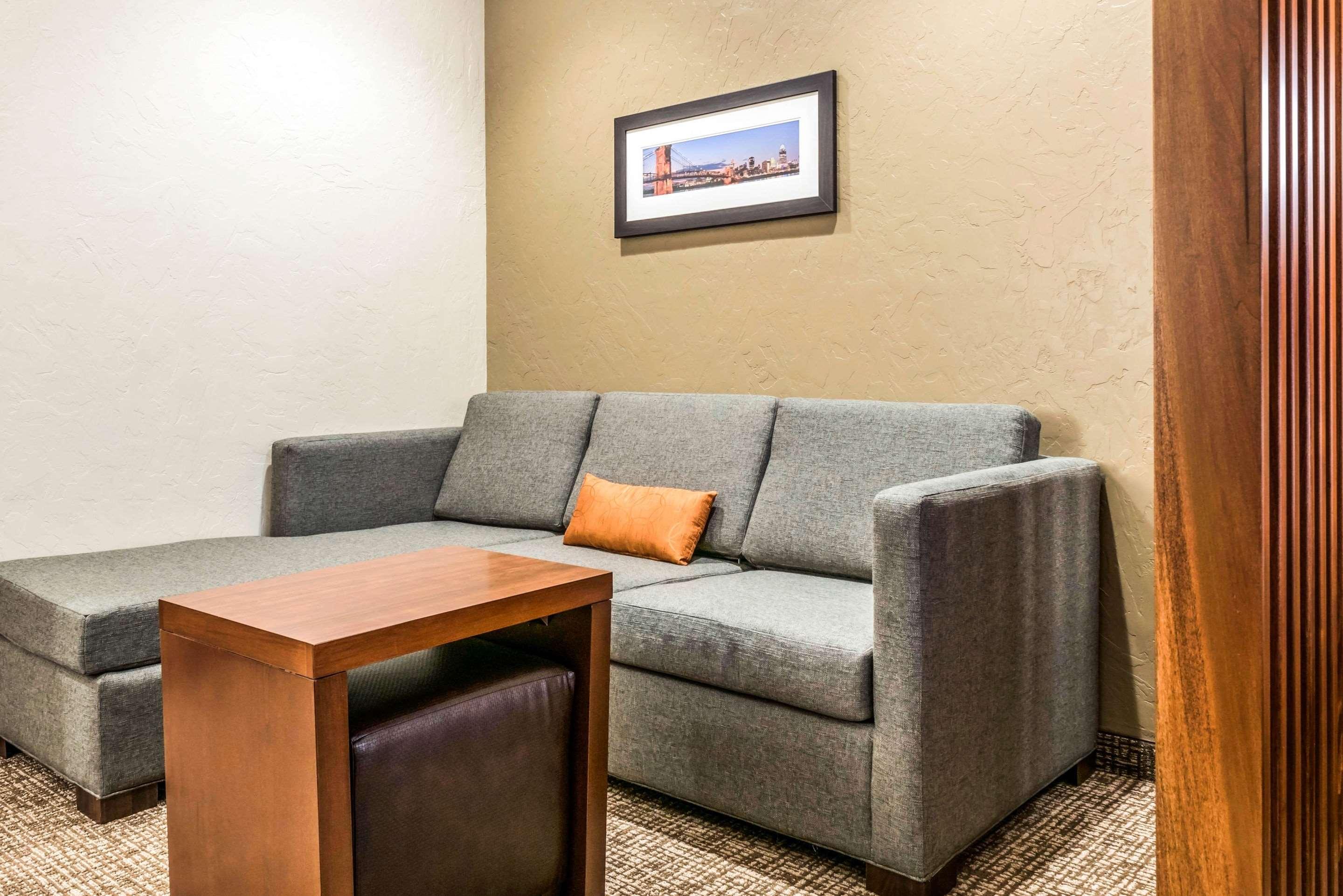 Comfort Suites Florence - Cincinnati South Exteriör bild